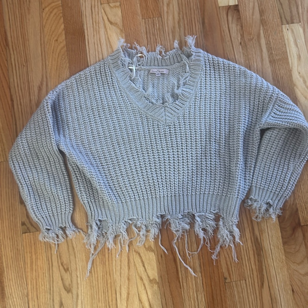 Love Tree brand Fringed V Neck Cropped Grey Sweater, size small